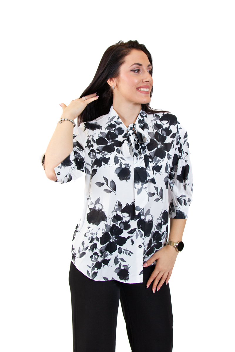 Cvetna bluza sa 3/4 rukavima