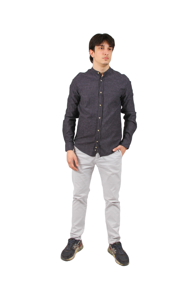 Muška košulja sa ruskom kragnom